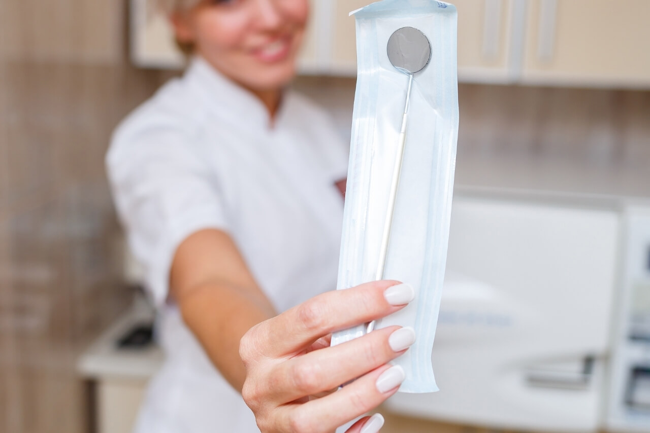 ¿Por Qué Es Importante la Esterilización del Instrumental Dental? 