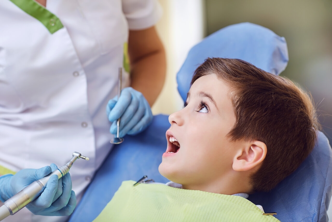 Odontopediatría: Cómo Cuidar la Salud Dental de tus Hijos desde el Primer Diente