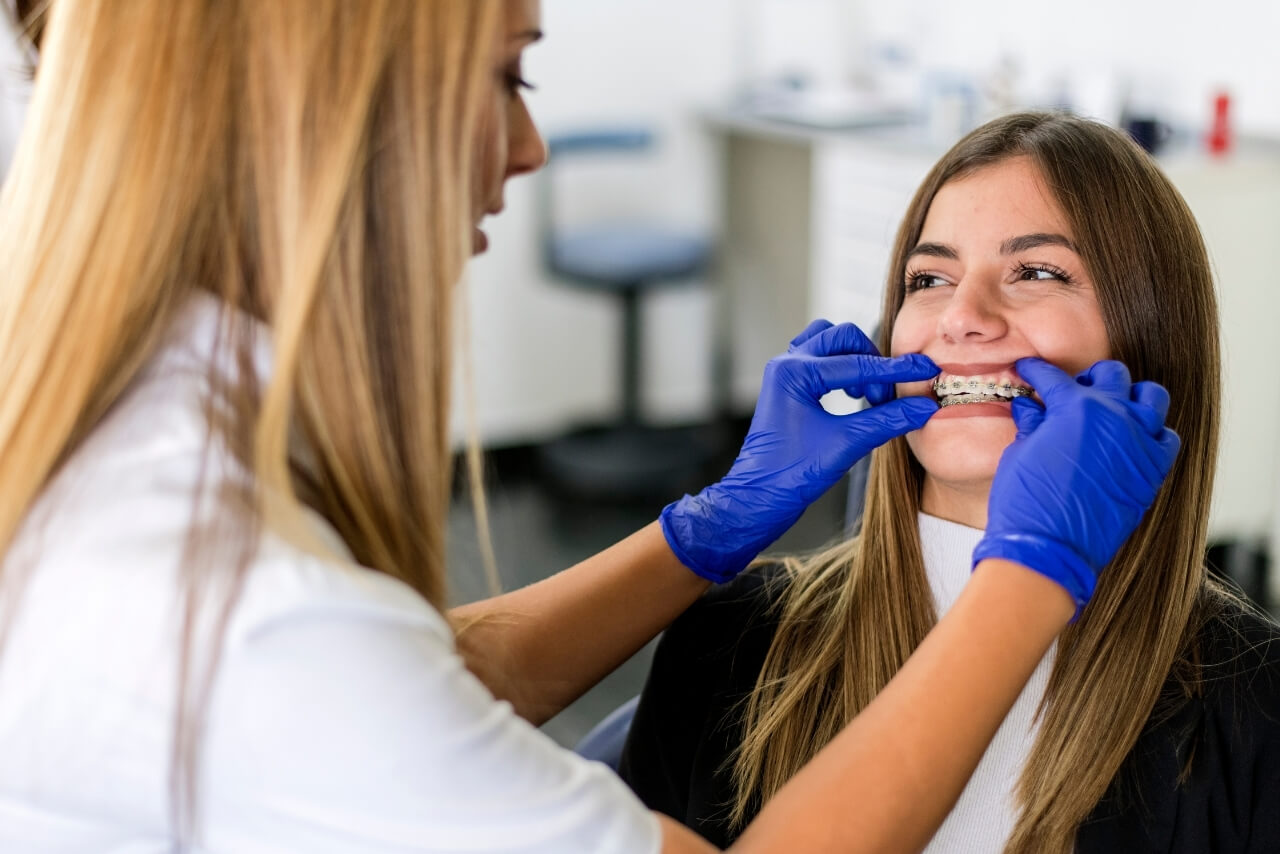 Higiene Bucal Durante la Ortodoncia: Cómo Cuidar tus Dientes y Encías Durante el Tratamiento